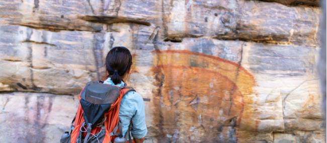 Appreciating the rock art at Ubirr | Shaana McNaught